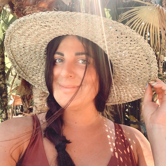 Meet your Posher, Alexa - Picture 10 of 16